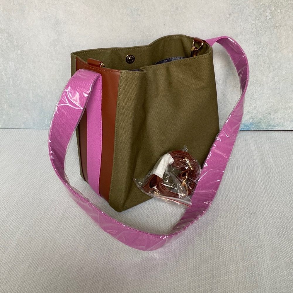 Bagging rights bucket bag